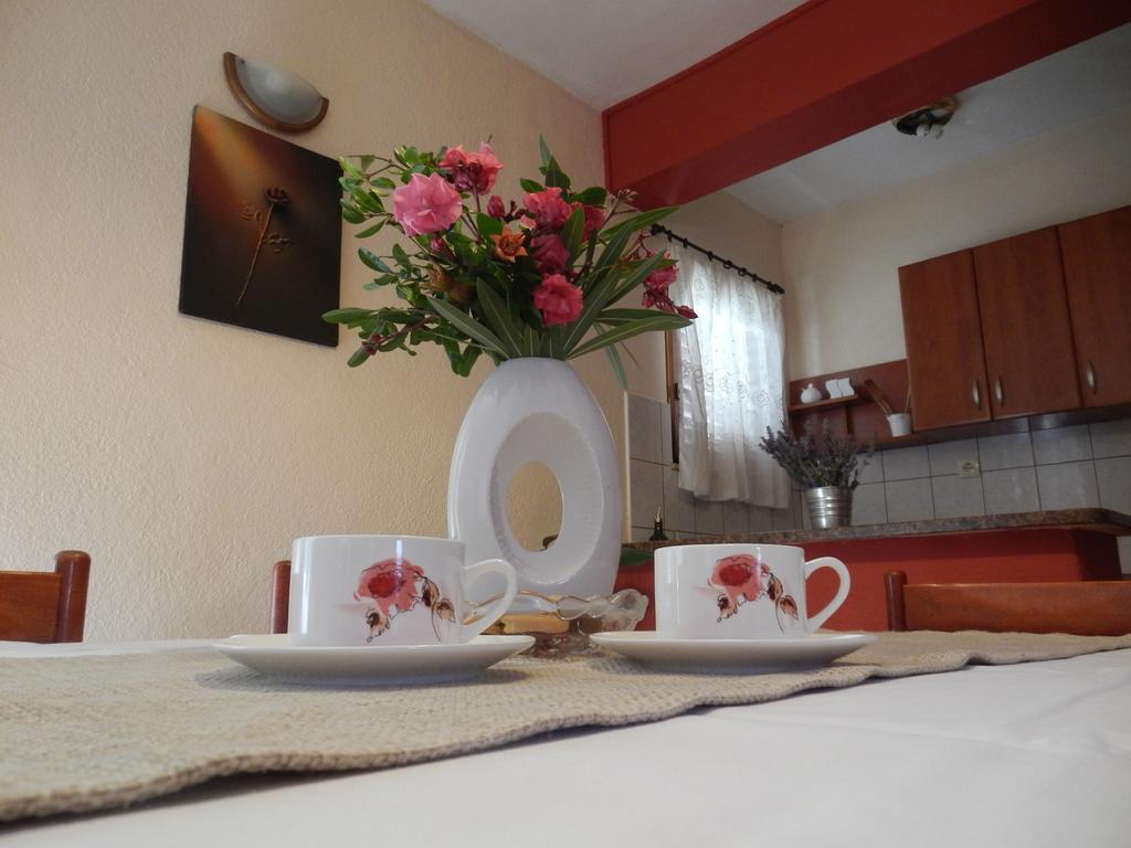 Guesthouse Aria Trogir Quarto foto